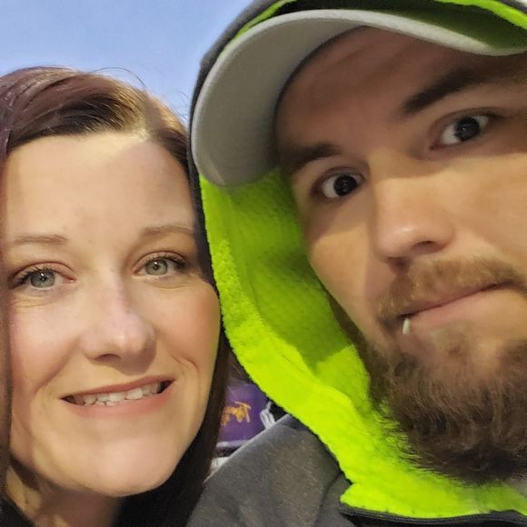 Meet your Posher, Nicole - Picture 1 of 1